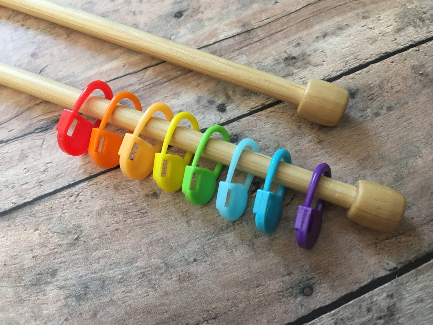 Locking Plastic Stitch Markers