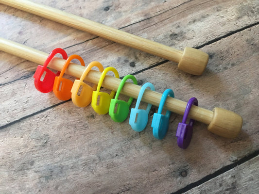 Locking Plastic Stitch Markers