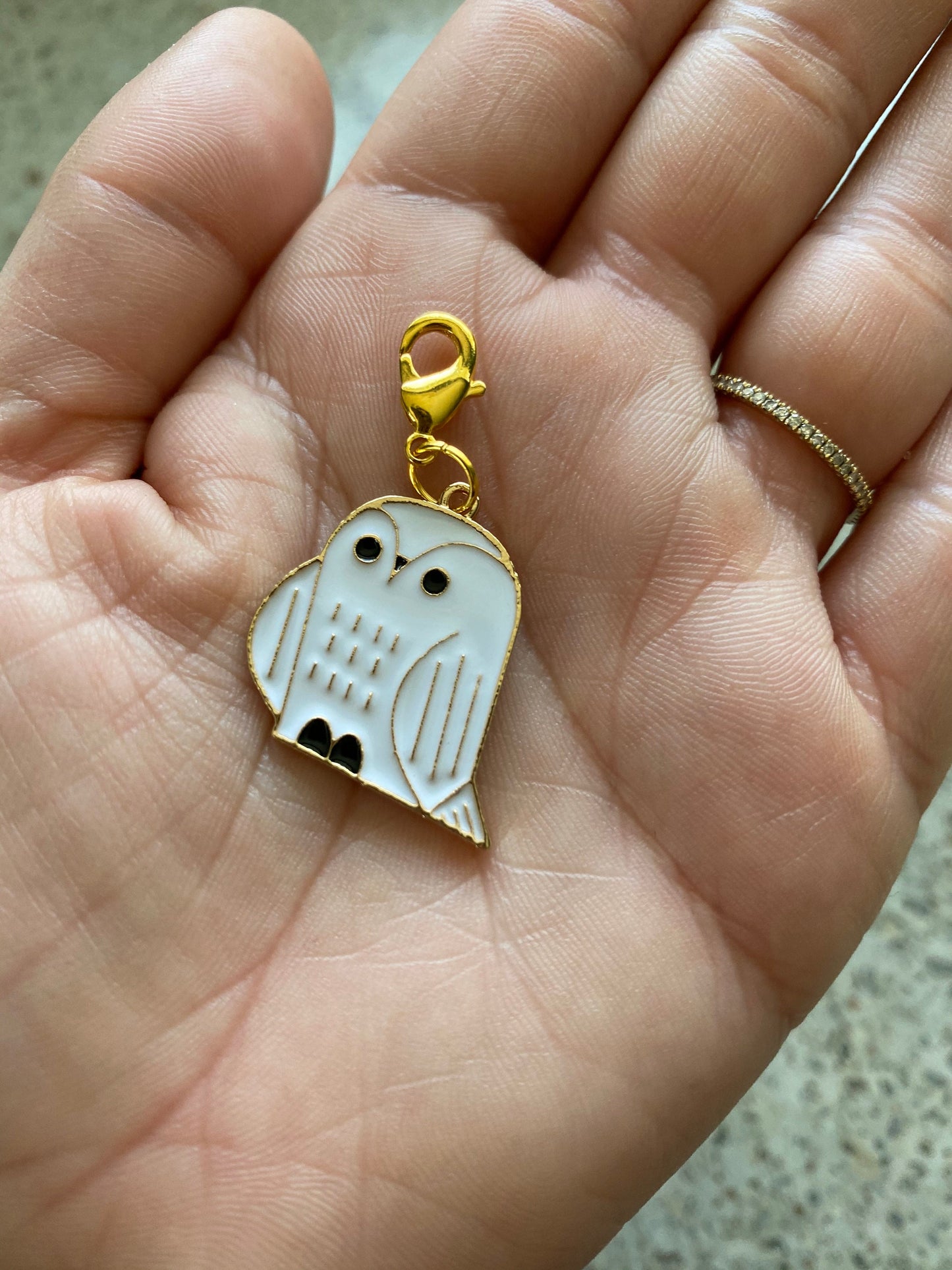 Snowy Owl progress keeper/knit stitch marker